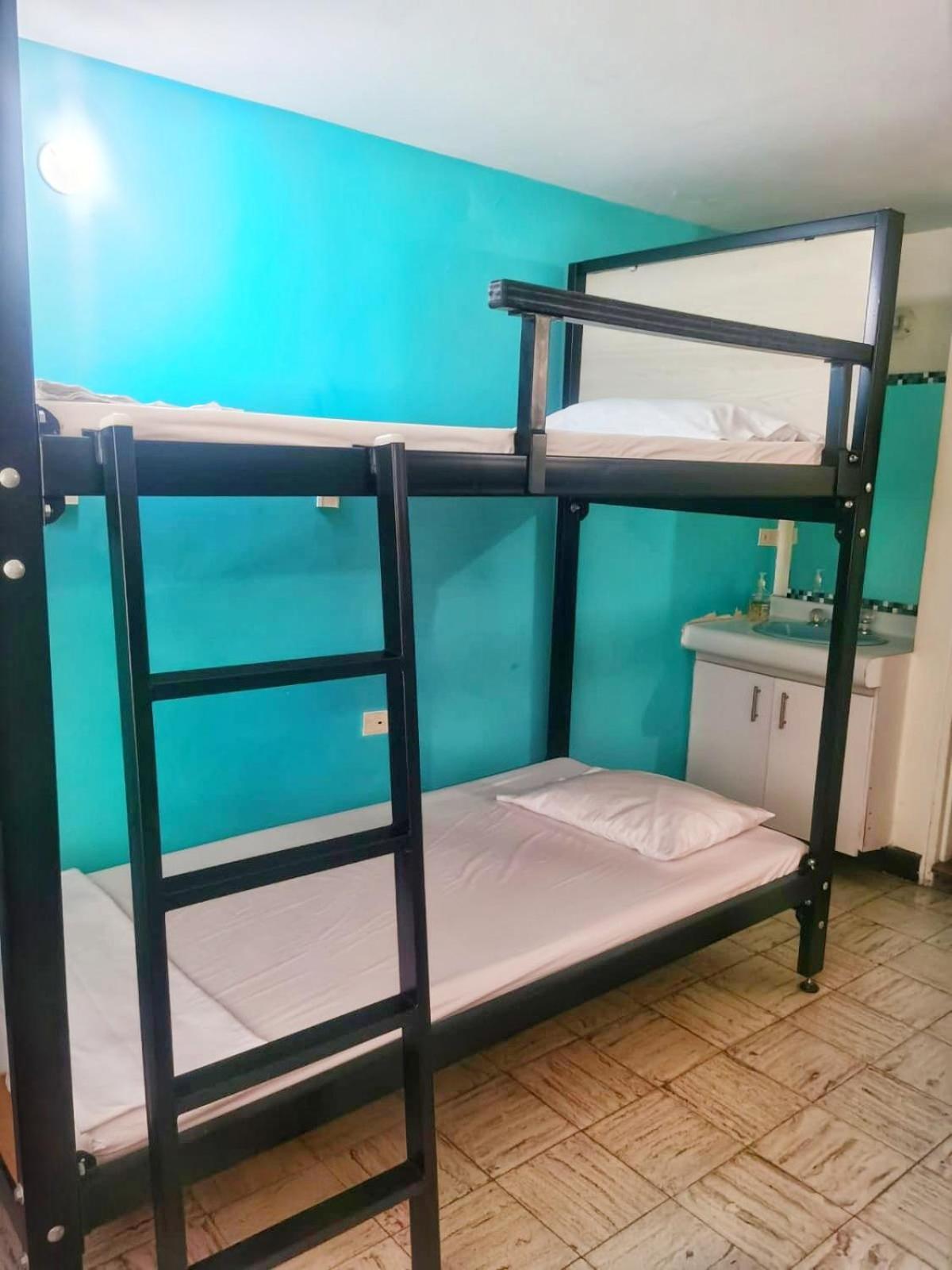 Roof Hostel Cali Bagian luar foto