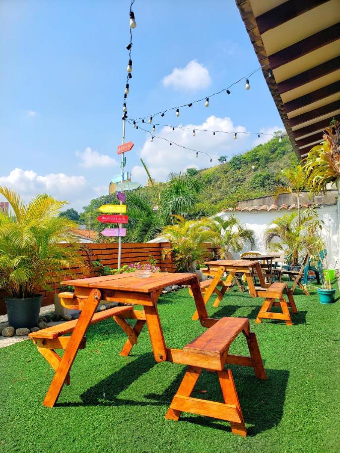 Roof Hostel Cali Bagian luar foto
